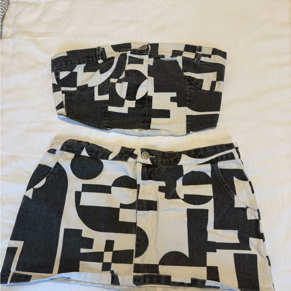 Peppermayo Black and White Graphic Women's Shorts